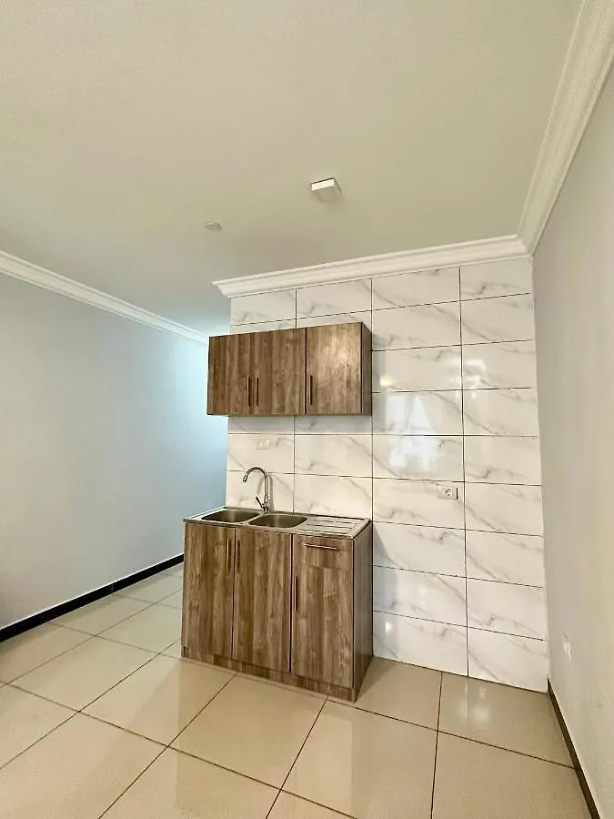 אדיס אבבה Holiday Guest House 0*, אדיס אבבה אתיופיה